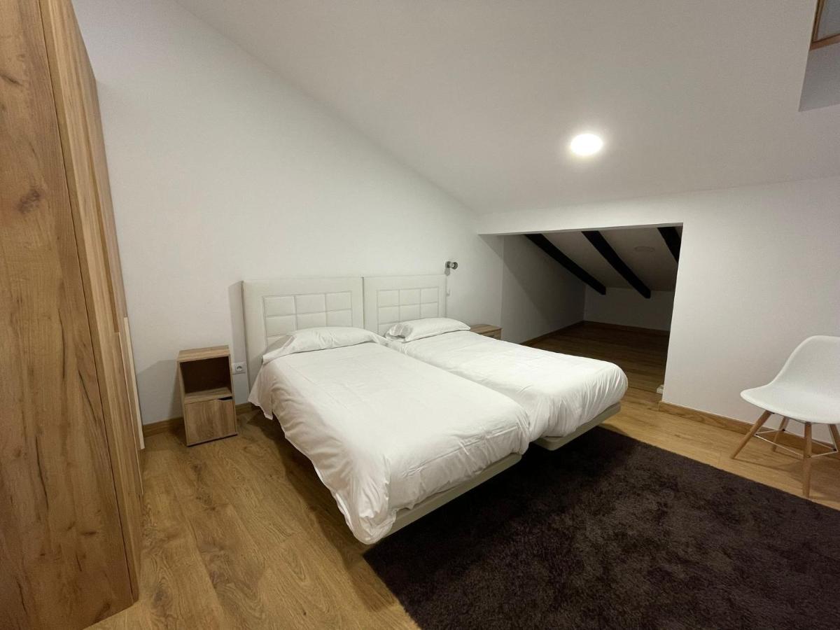 Apartamentos Turisticos Las Animas Комилас Екстериор снимка